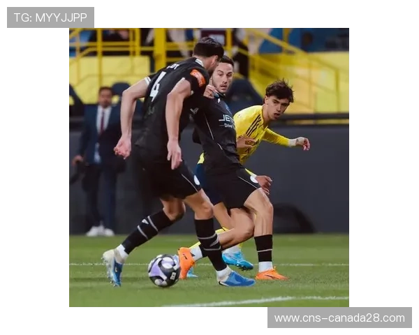 斯特拉斯堡1-1巴黎半场数据：射正4比2，角球1比2